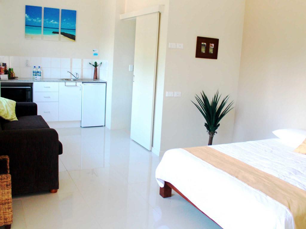 Vanuatu Beachfront Apartments Port Vila Room photo