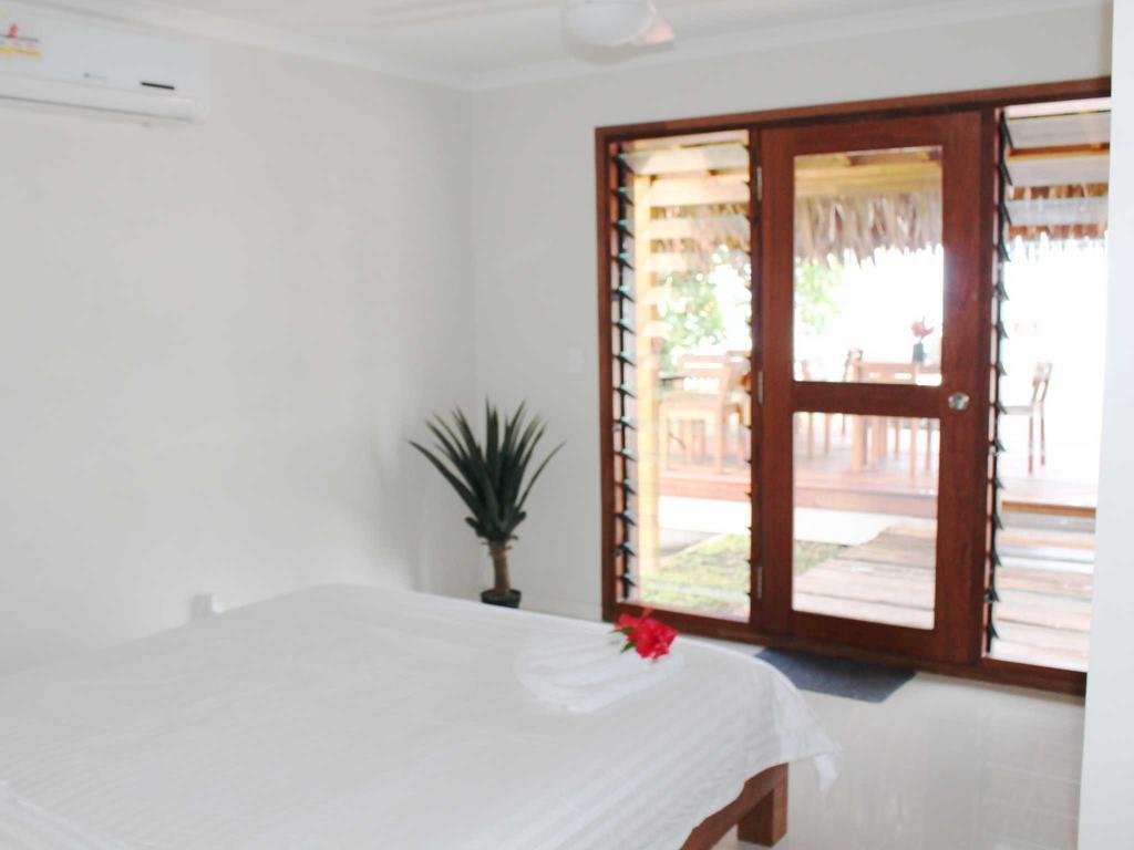 Vanuatu Beachfront Apartments Port Vila Room photo