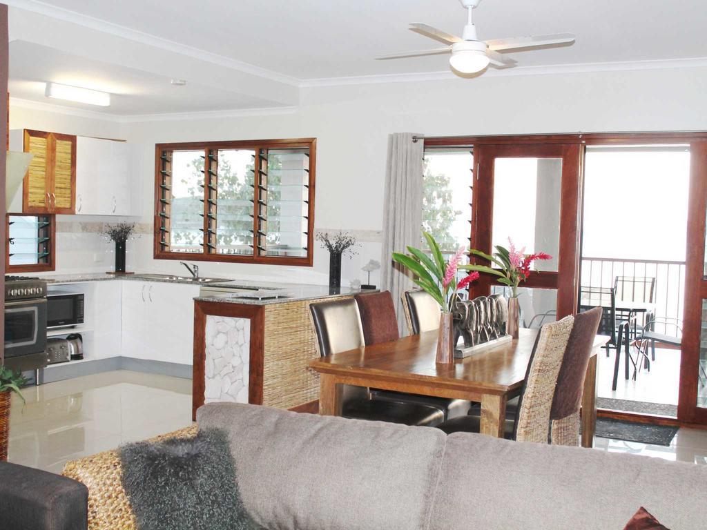 Vanuatu Beachfront Apartments Port Vila Room photo